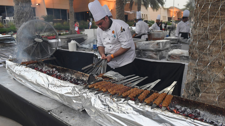Στη Mercedes F1 λατρεύουν το σουβλάκι!